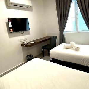 Bilik mewah bertiga